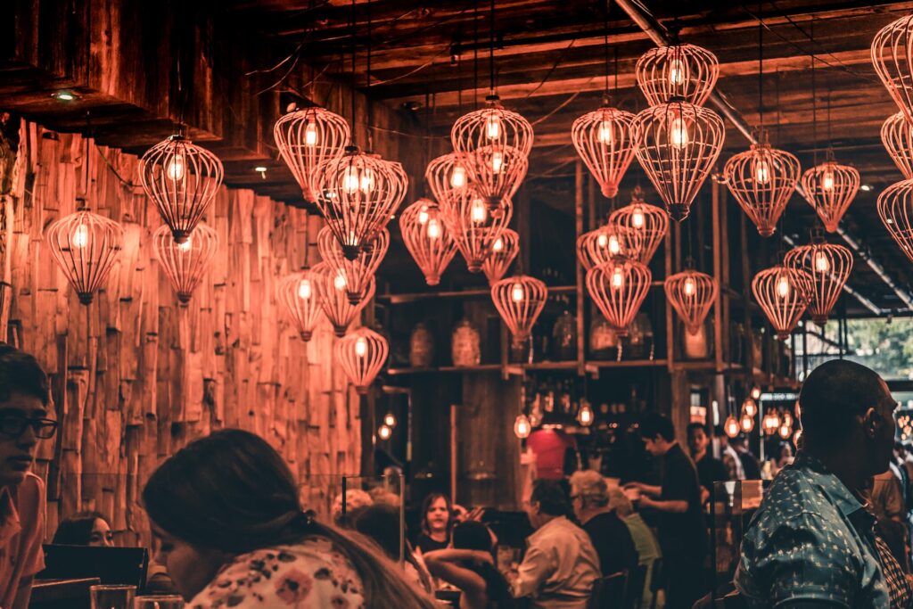 Diseño de restaurantes: Tendencias 2022 - iluminación